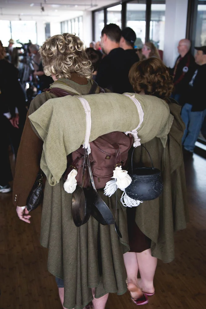 That is some really detailed LOTR bromancing cosplay here.