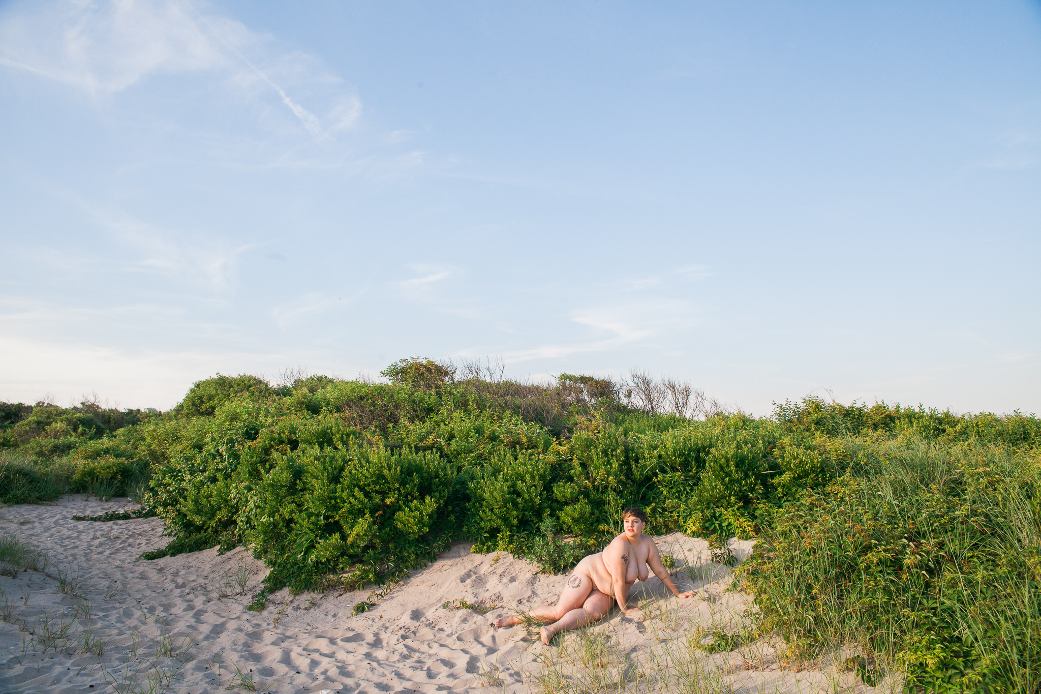 whomstudio_laura-delarato-fort-tilden-beach-nyc_0577-2048.jpg