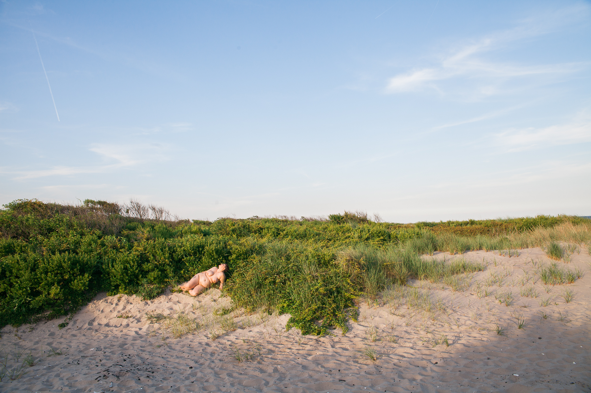 whomstudio_laura-delarato-fort-tilden-beach-nyc_0588-2048.jpg
