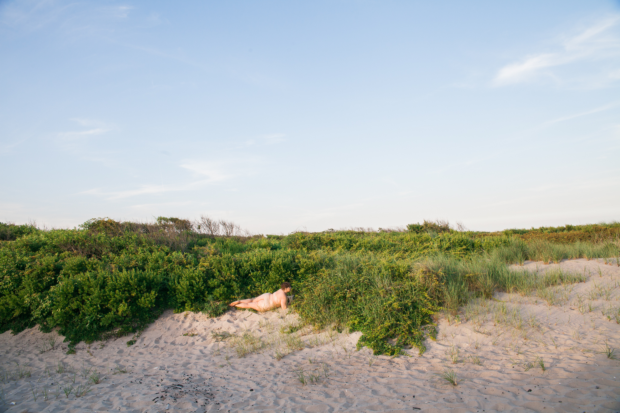 whomstudio_laura-delarato-fort-tilden-beach-nyc_0598-2048.jpg