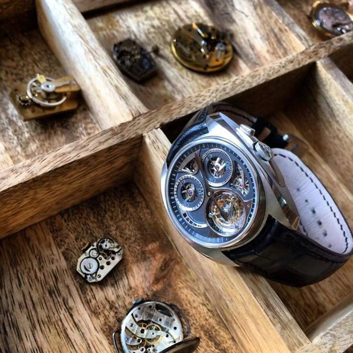akrivia-tourbillon-monopusher-chronograph-pose-1.jpg