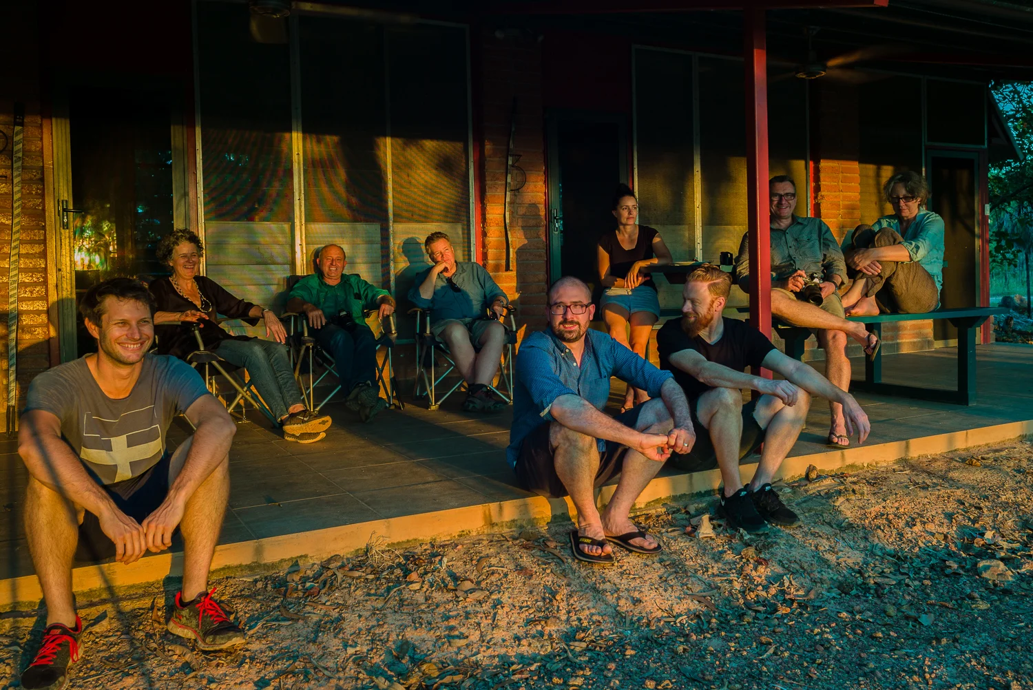 The team enjoying an Arnhem sunset. (photo by Hugo Sharp).