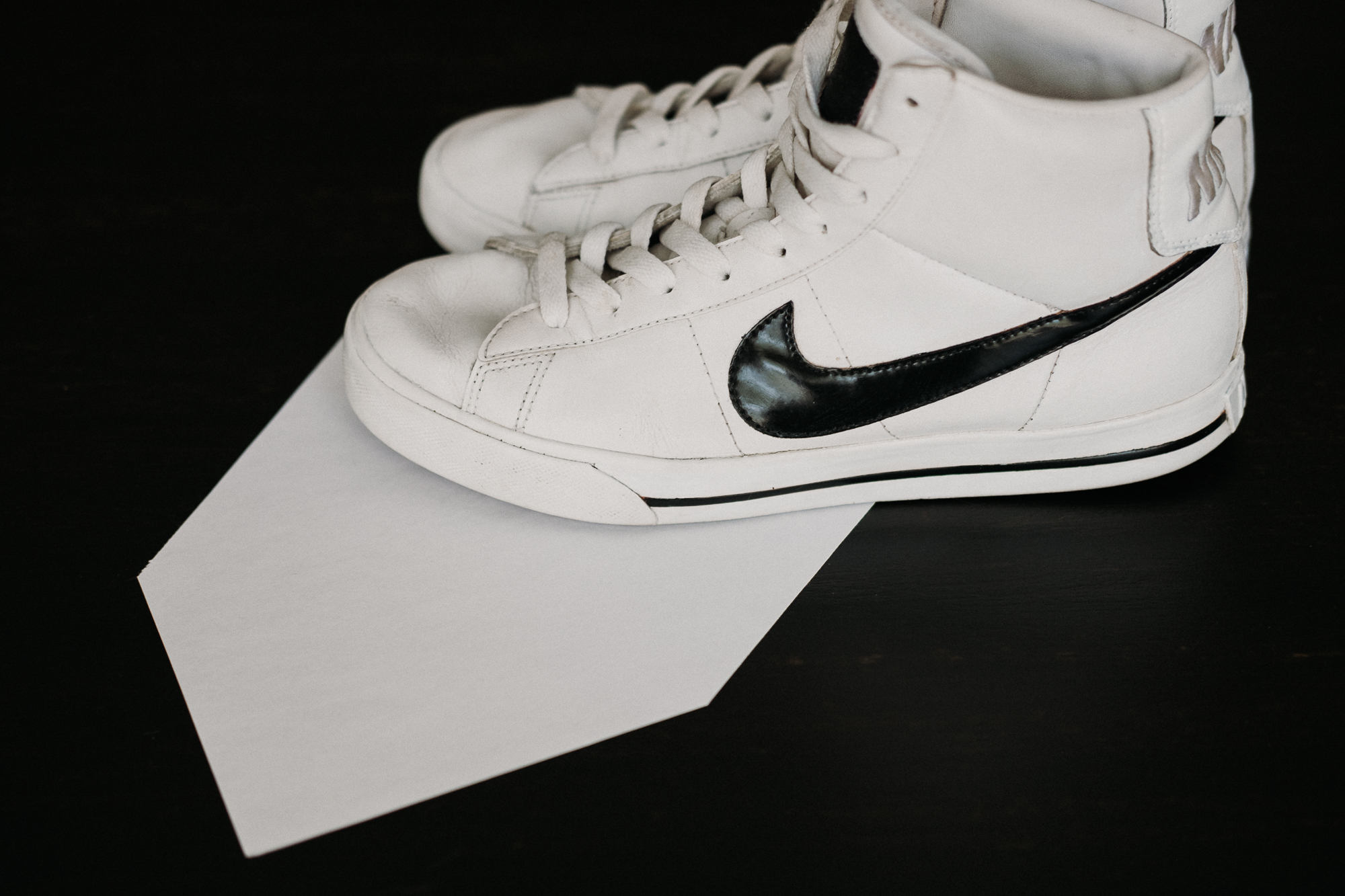 painting nike swoosh on shoes