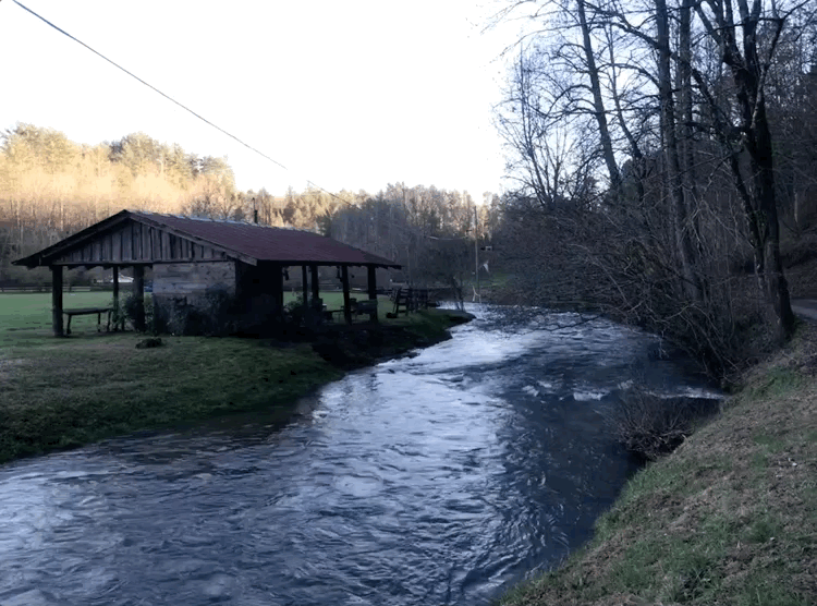 Airbnb-River.gif