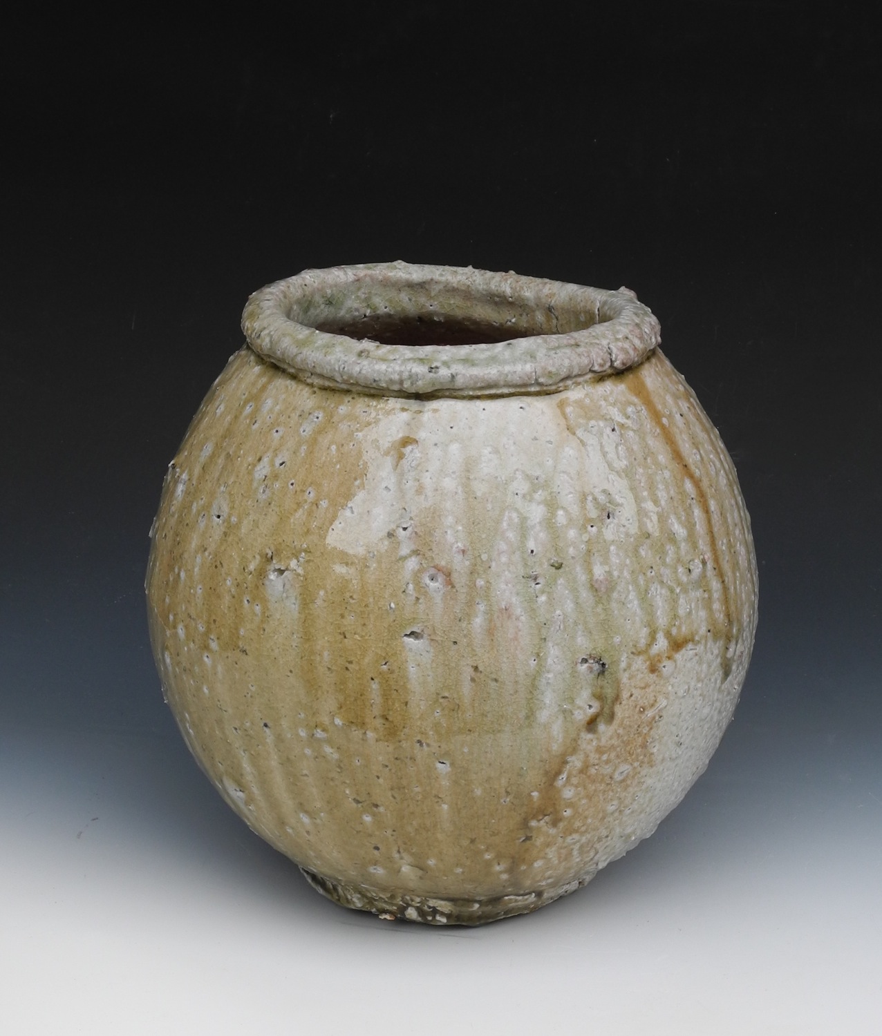 Natural ash jar. H: 45cm
