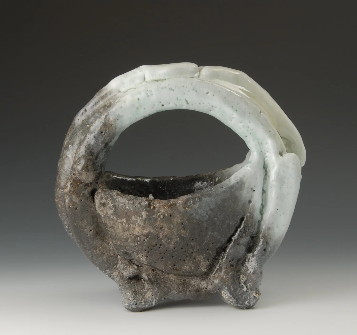 Basket, shino glaze, hiki-dashi. H: 25cm