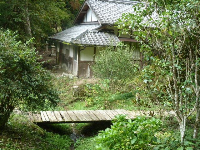 Bridge to the kiln