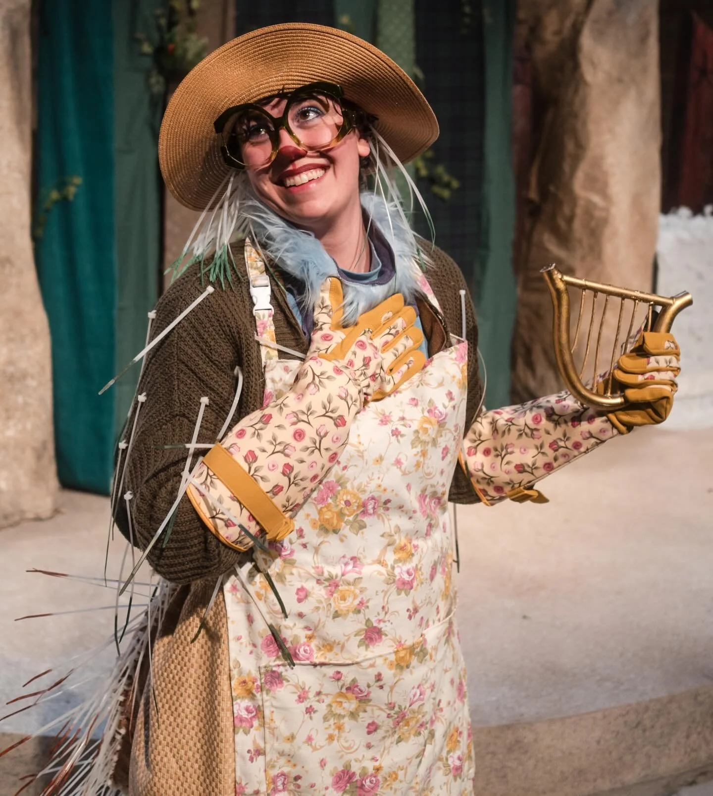 Kitty and the Beanstalk at @lifelinetheatre! I am having so much fun! Only two more weekends! Come see all these little critters before we close up shop!

🦡🦝🐁🦫🦔🐕🐈