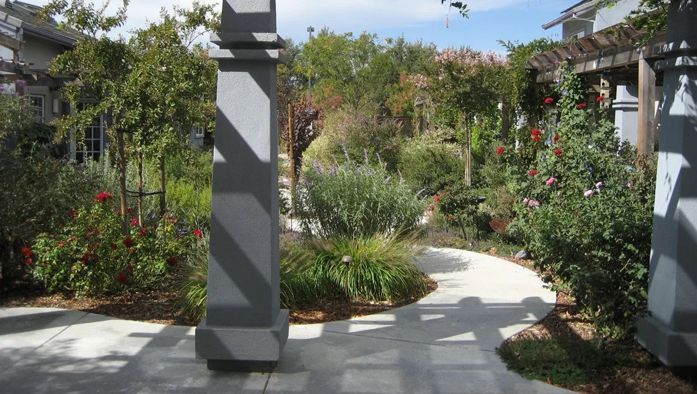 Glacier Circle Davis CA 2008 001a.jpg