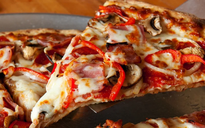 Lahaina_Pizza_Paradiso_Slice_Pepperoni_800x400.jpg