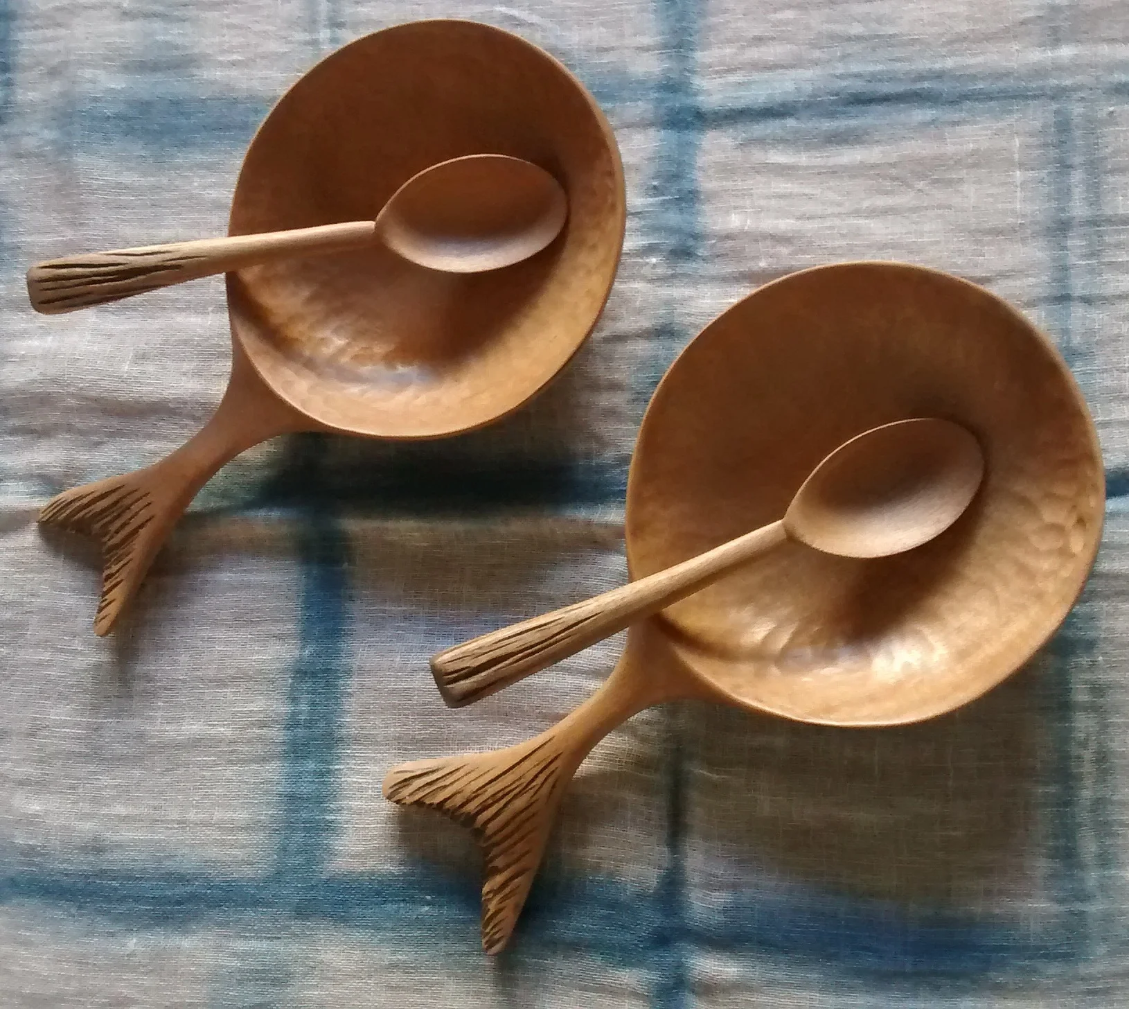  Fishtail Bowls in White Beech with matching spoons. 