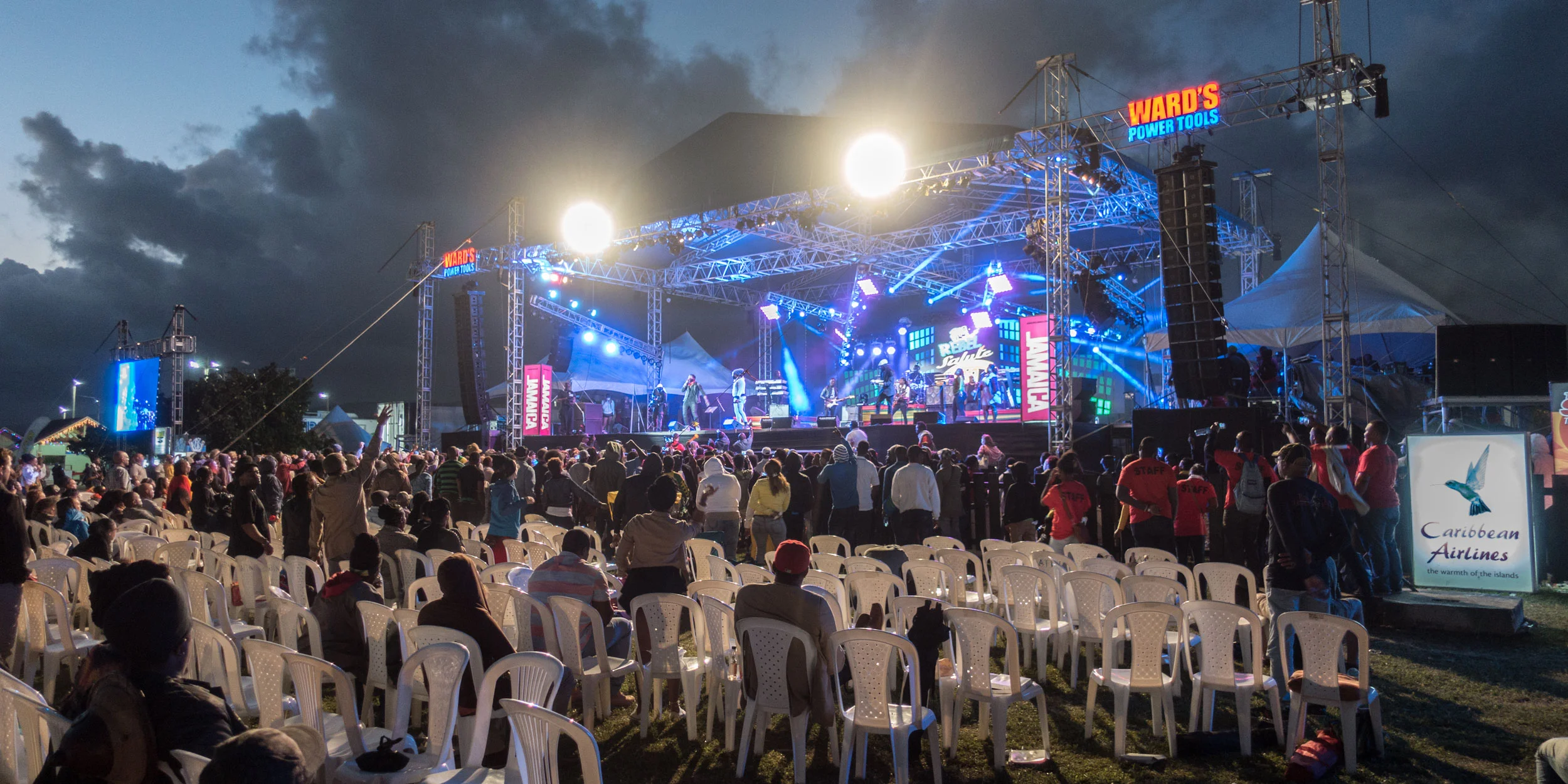 An impressive stage and superb sound keep patrons on their feet