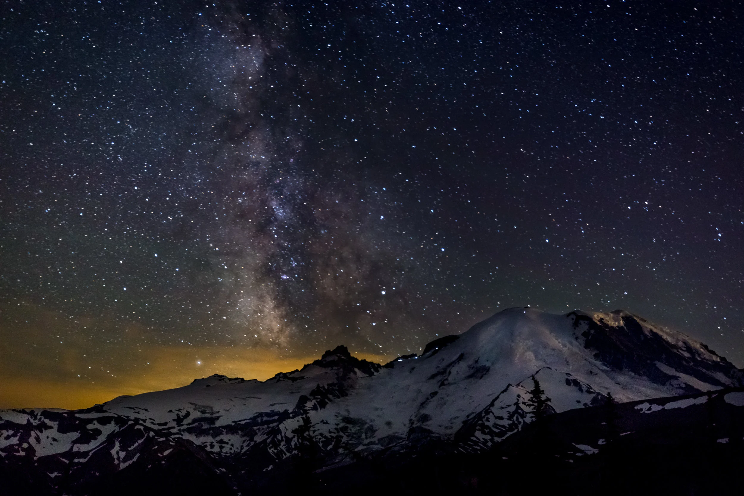 20170725_020_MilkyWayMtRainier.jpg