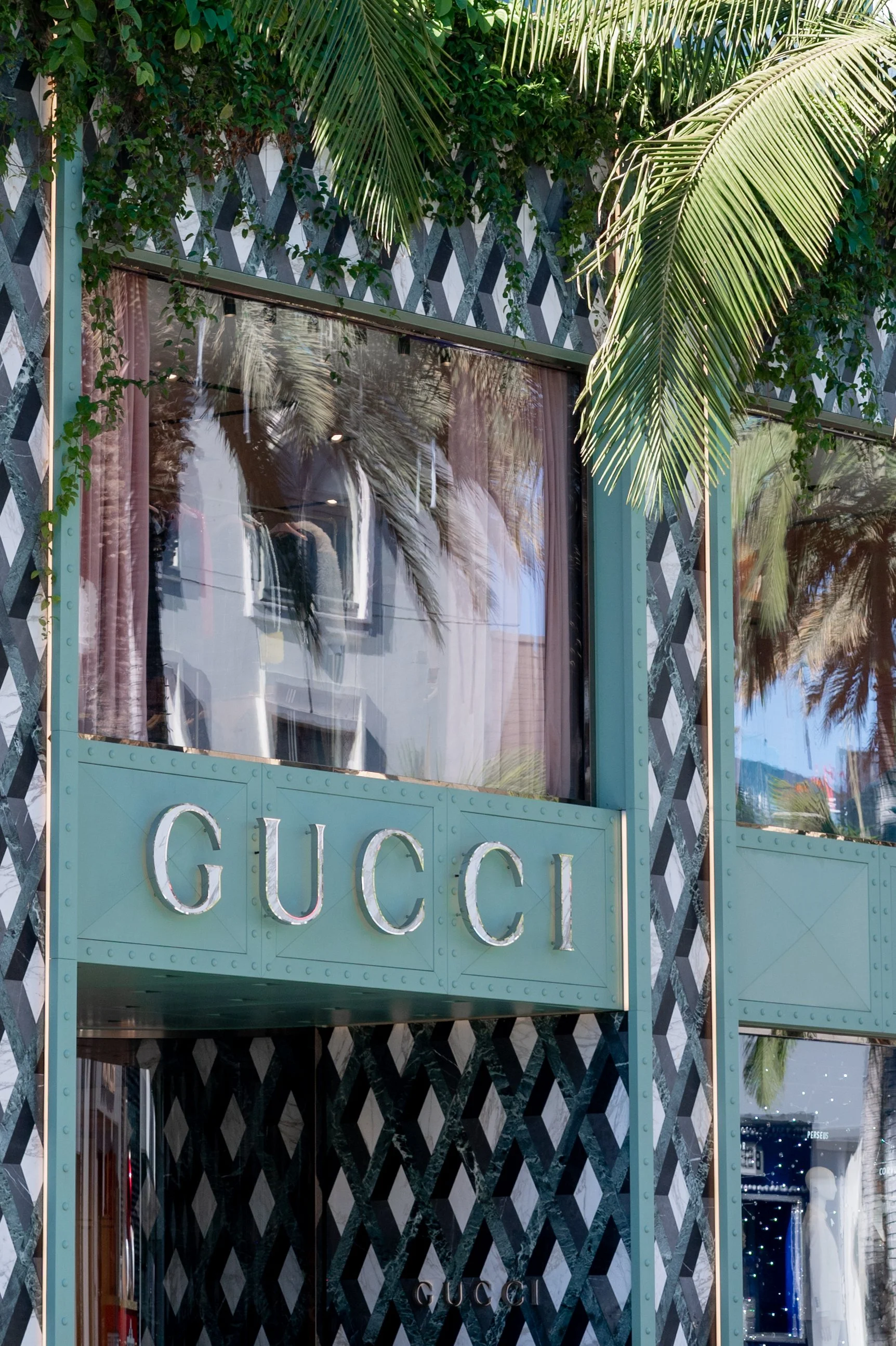 A Day at Rodeo Drive: Architecture and Storefront Photographic Studies