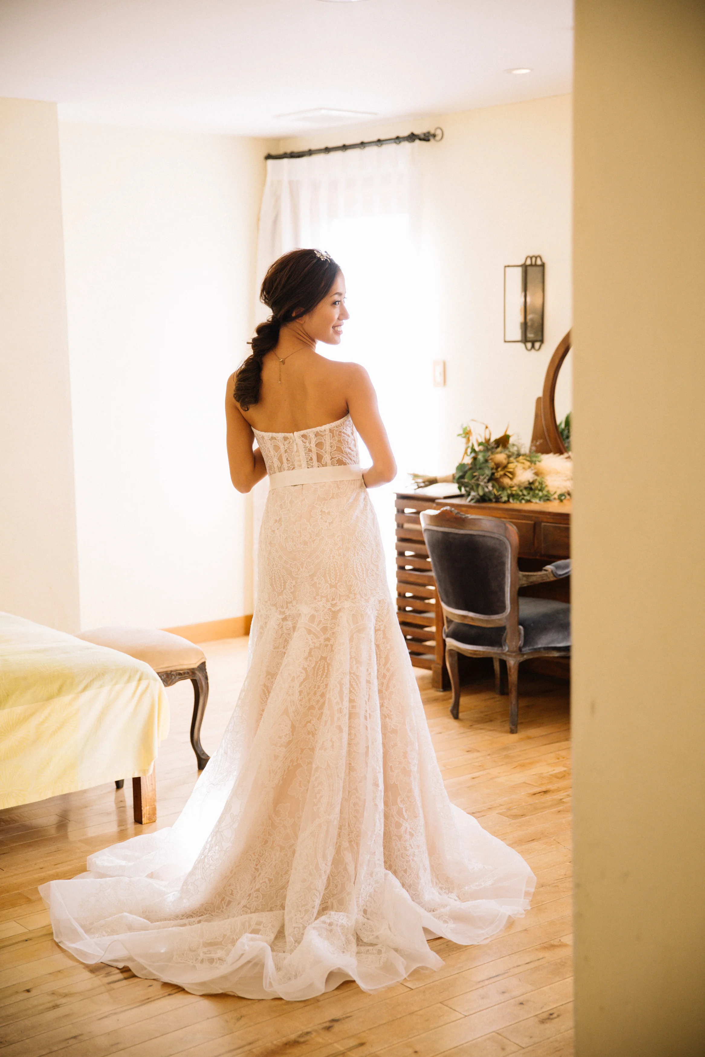 vera wang trumpet wedding dress