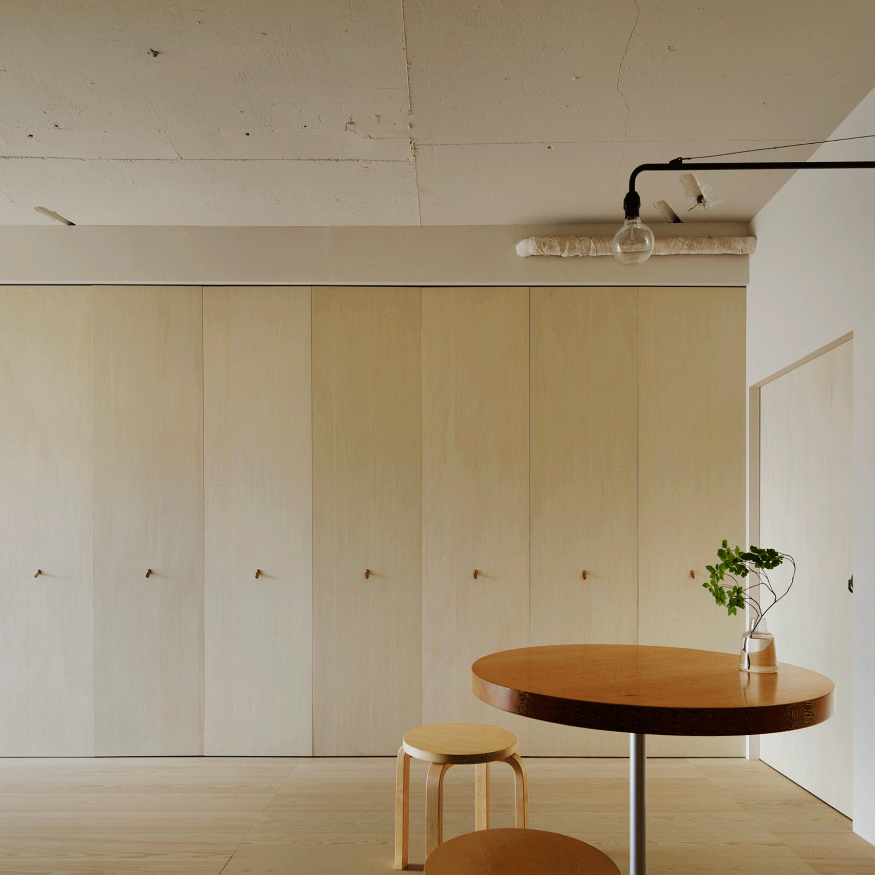 White-red-residential-architects-london-Friday-five-20_26-Aug-2016_folding doors.gif