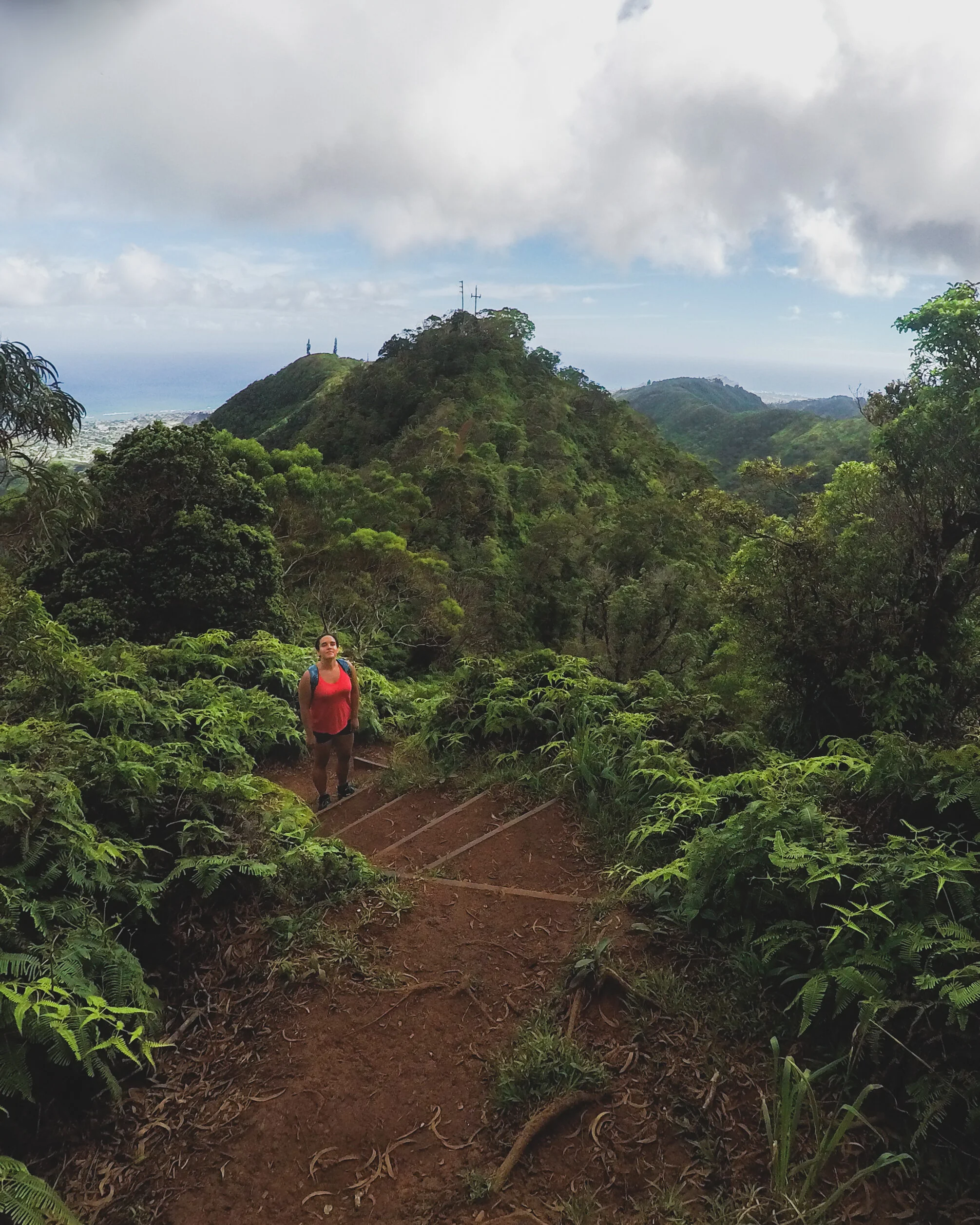Hiking Wiliwilinui Ridge, O'ahu