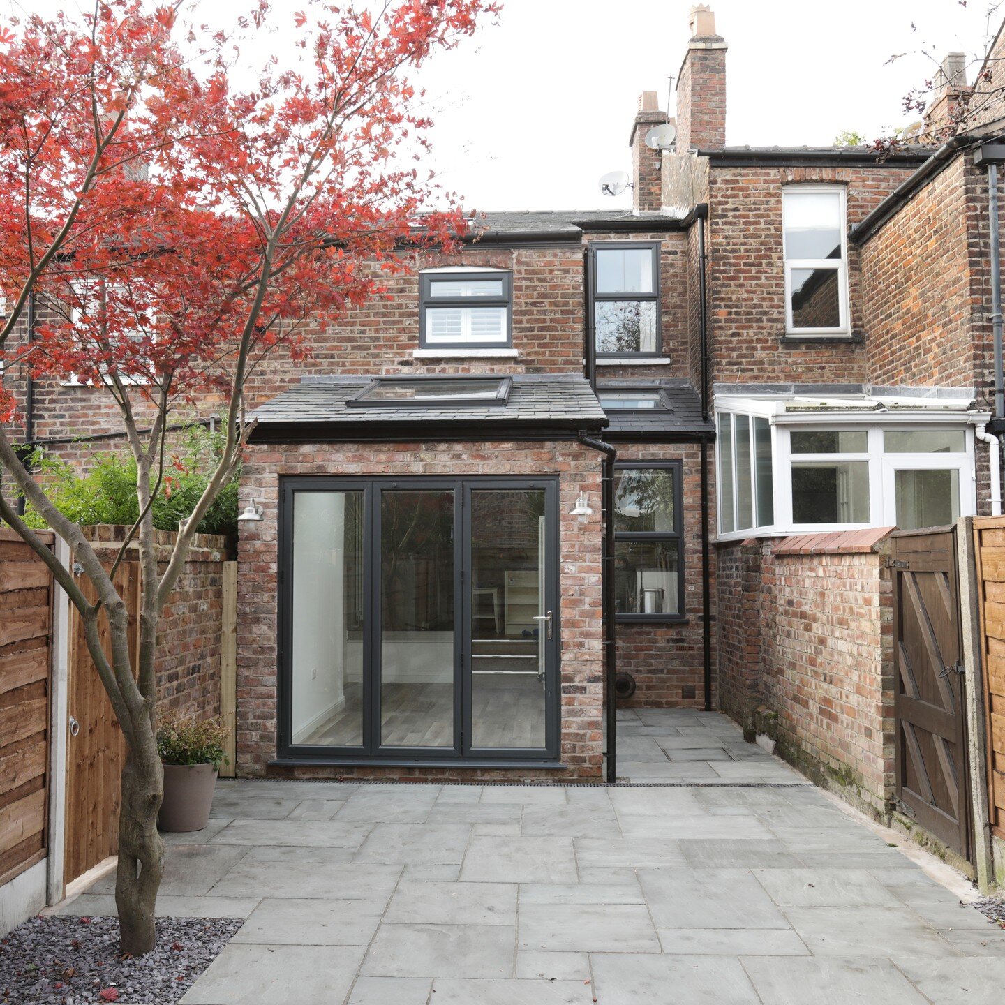 Upgrading a terrace house with a ground floor rear extension can transform the kitchen / dining space. 

We have a wealth of experience in getting this style of project through the planning system via permitted development rights. 

If you think we c