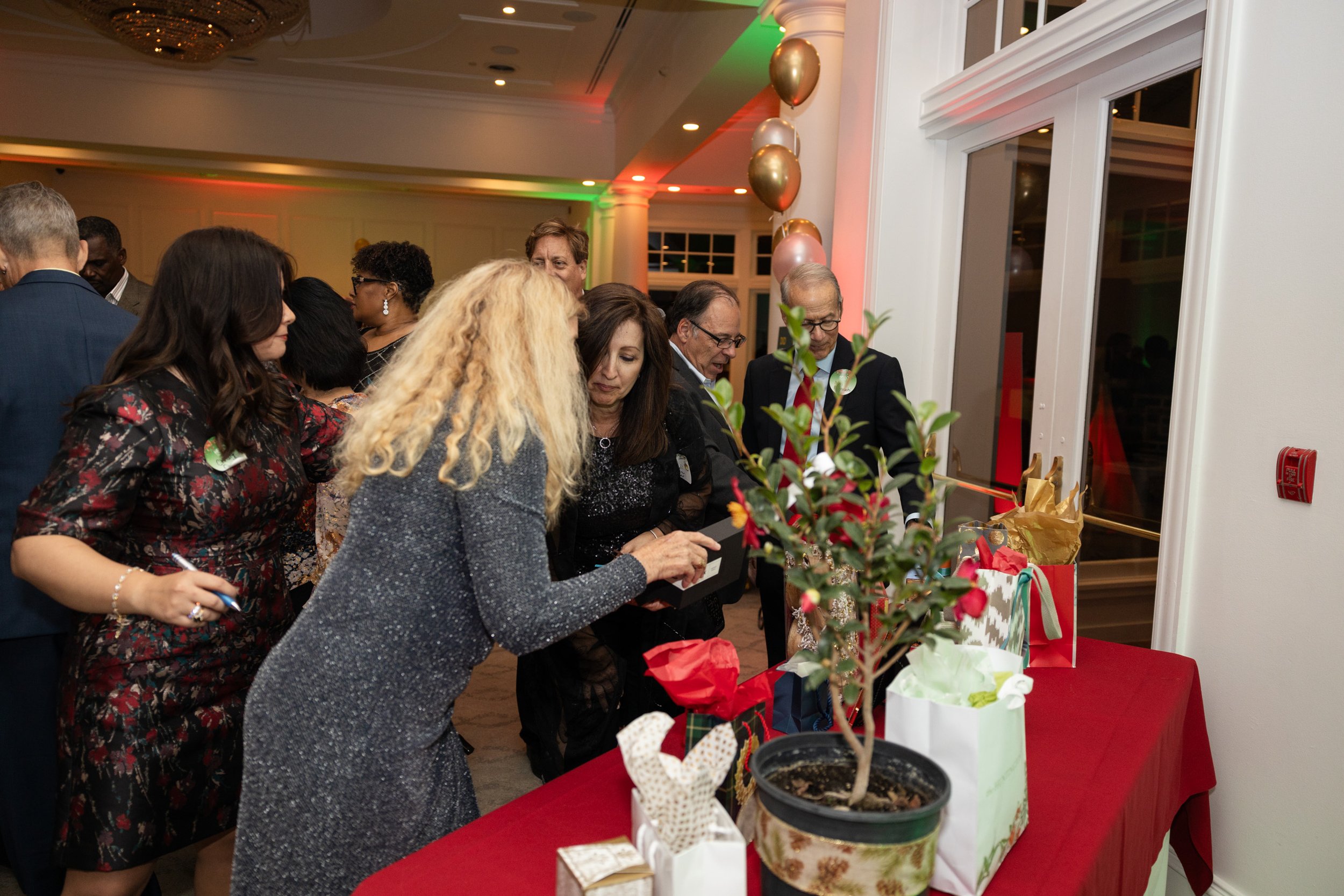 FishyFoto-SageView Holiday Party 2024-2107.jpg