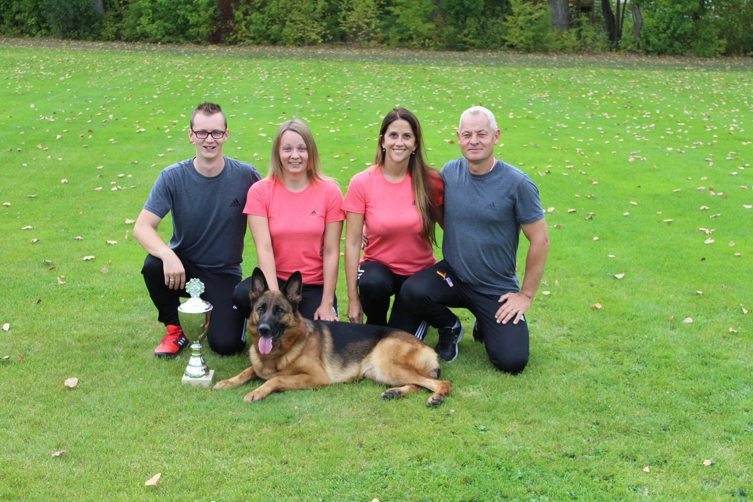 Sieger Show Group.JPG