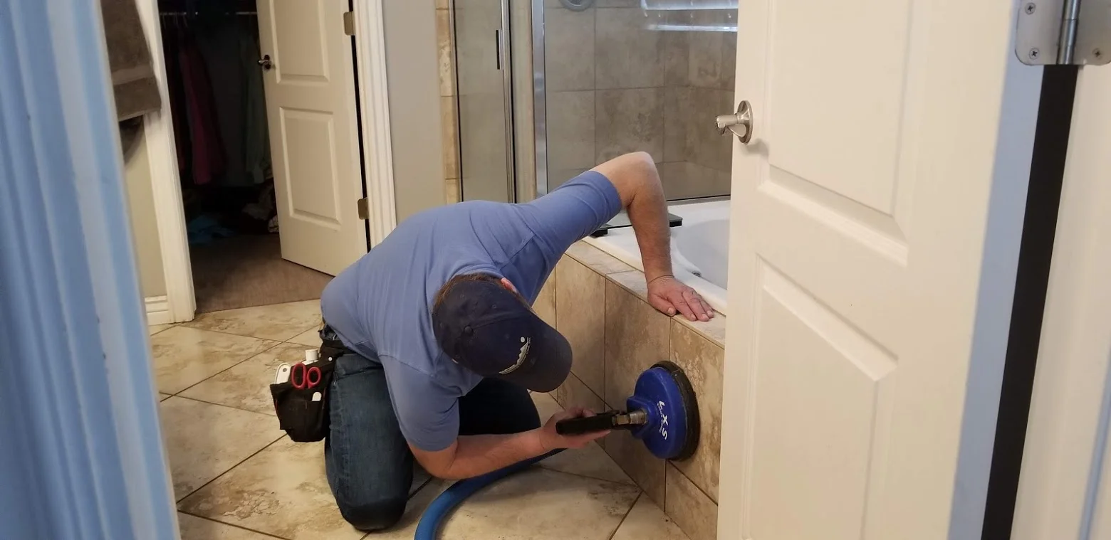 Tile and grout cleaning in Lehi, the outside of the tub.jpg