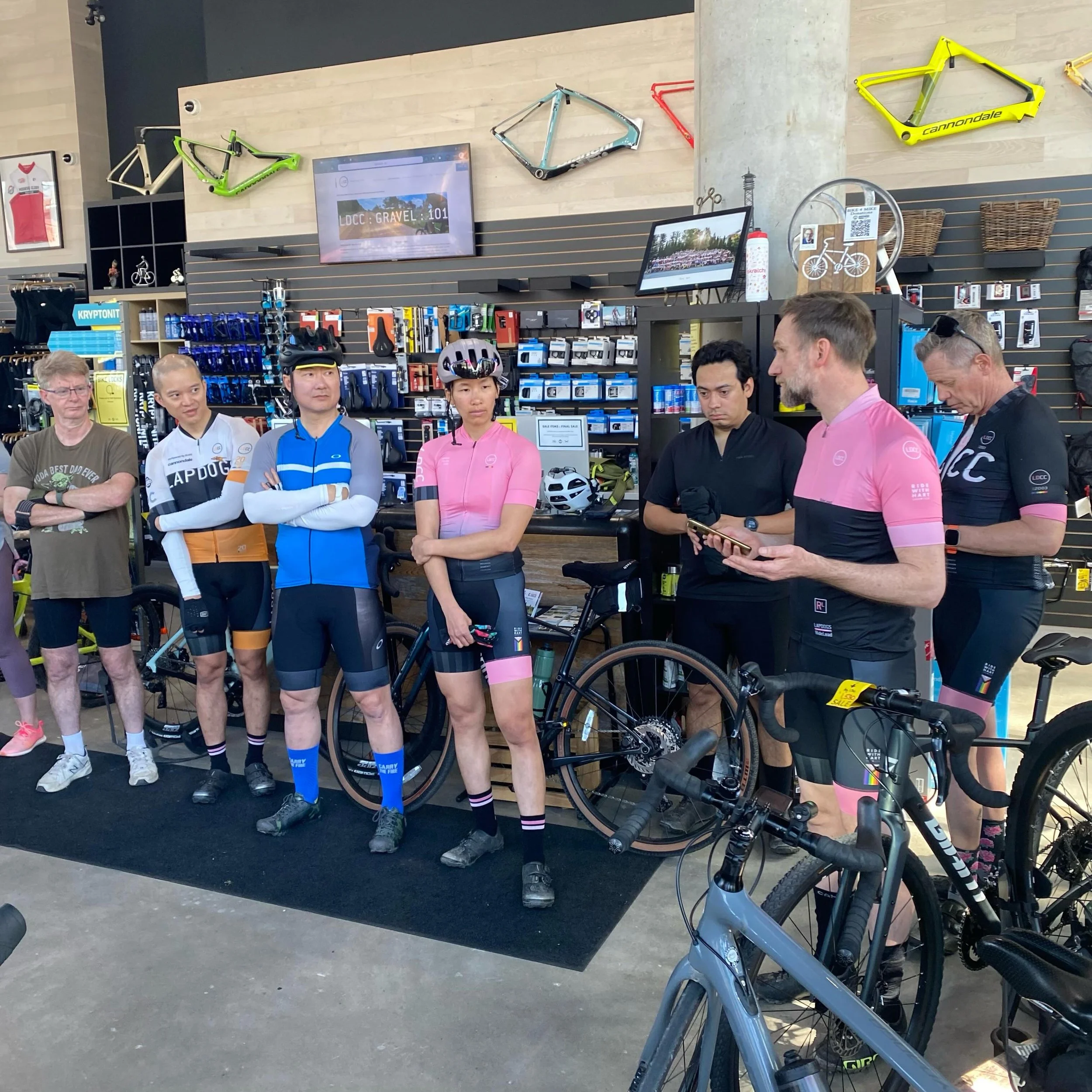 Solid turnout for today&rsquo;s Gravel 101 session at @gearsbikeshop. Also great to have members of the @dhflyerscc joining in the fun. Lovely weather for a bike ride. #ridewithpassion #gravel101clinc