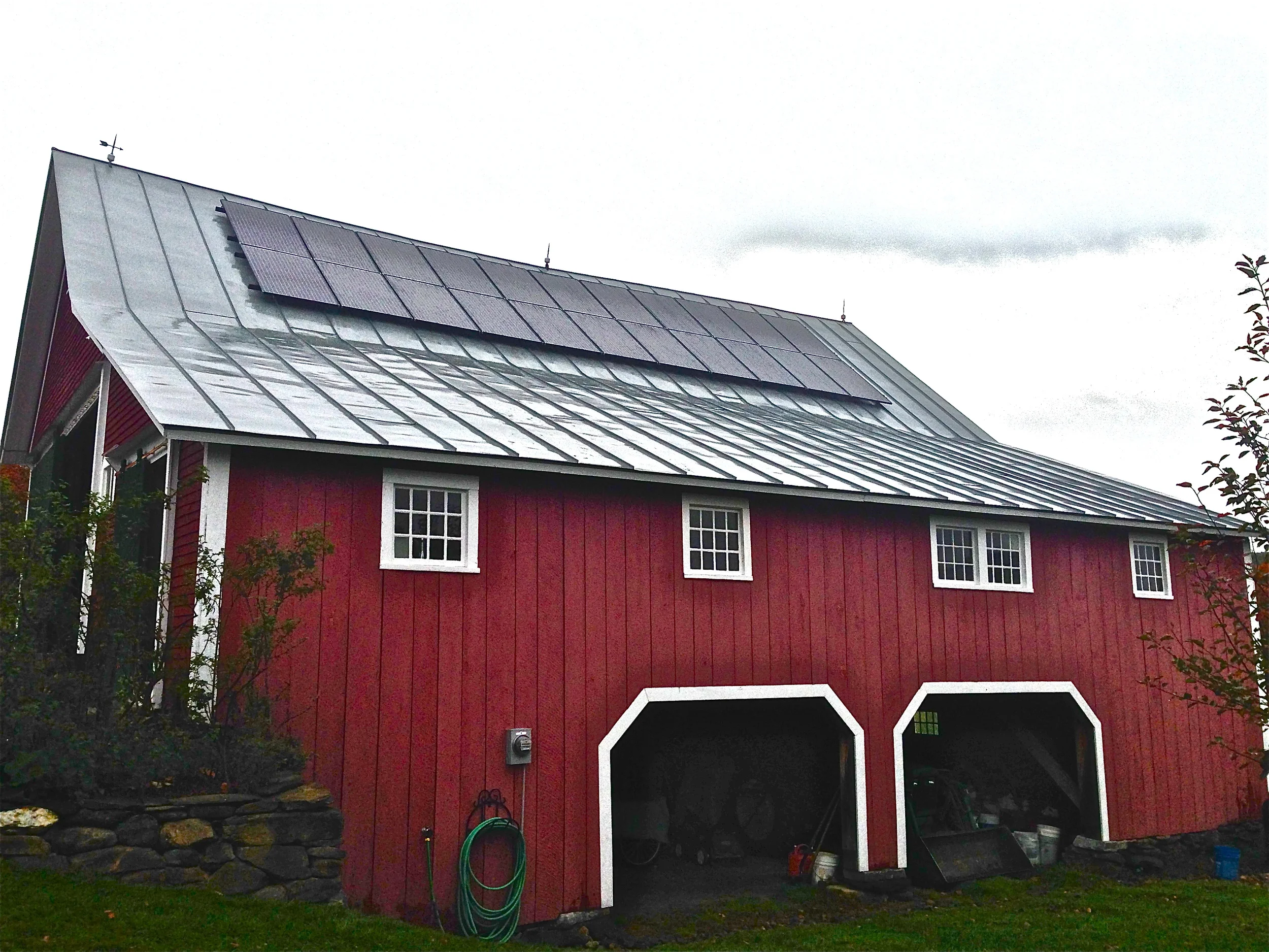 6 kw roof mount on 1800's barn in Lyme NH