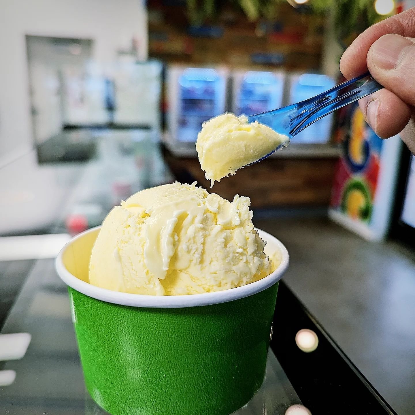 🌽🌽NEW FLAVOR🌽🌽
An important day deserves a new flavor, SWEET CORN!! It is a creamy treat that makes you come back for more🤤 Get a scoop today!
❄️🍭❄️🍭❄️🍭
#friofrio #icecream #newflavor #sweetcorn #yummy #delicious #local #fun #tasty #treats #v