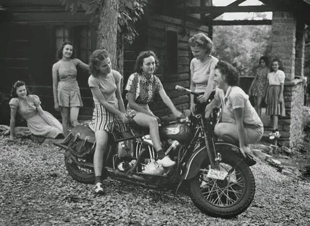 KNUCKLE HEAD - UNKNOWN PHOTOGRAPHER 