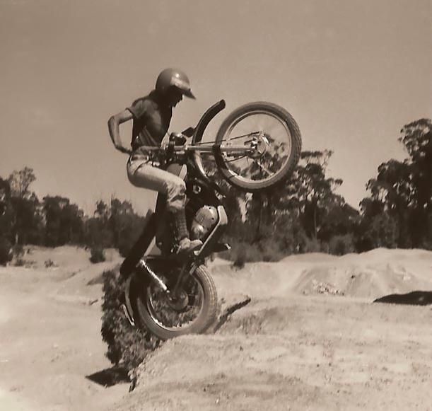 UNKNOWN PHOTOGRAPHER