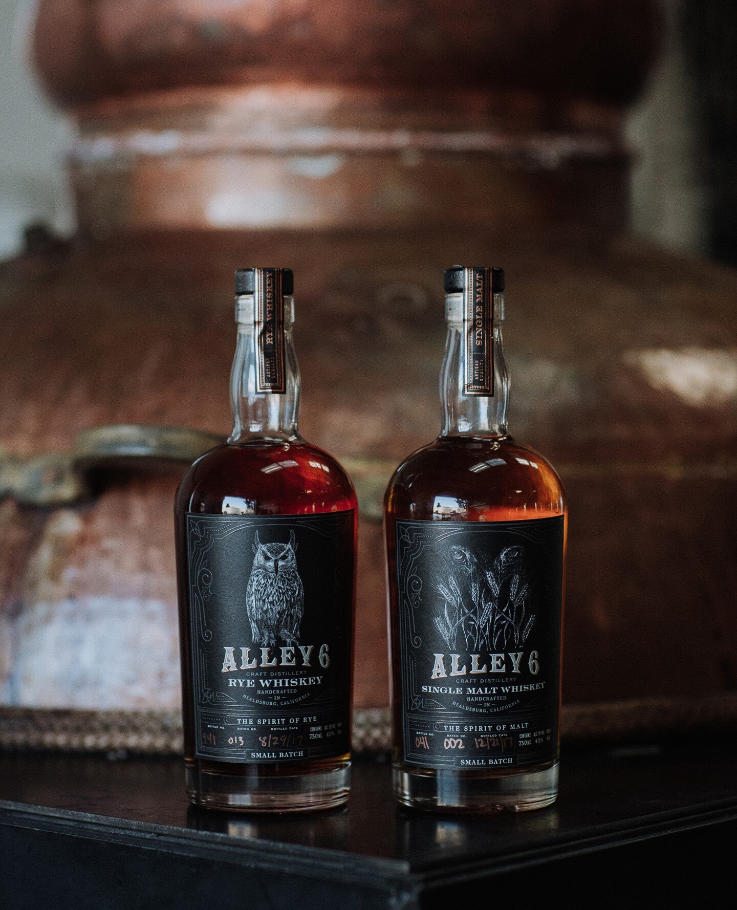 Which bottle are you grabbing? ⁠
⁠
Right ➡️⁠
⁠
OR⁠
⁠
Left ⬅️⁠
⁠
⁠
#alley6 #alley6craftdistillery #craftdistillery #distillery #craftdistilling #craftspirit #craftspirits #healdsburgdistillery⁠
#ryewhiskey #singlemalt #whiskey #artisanalwhiskey #craft