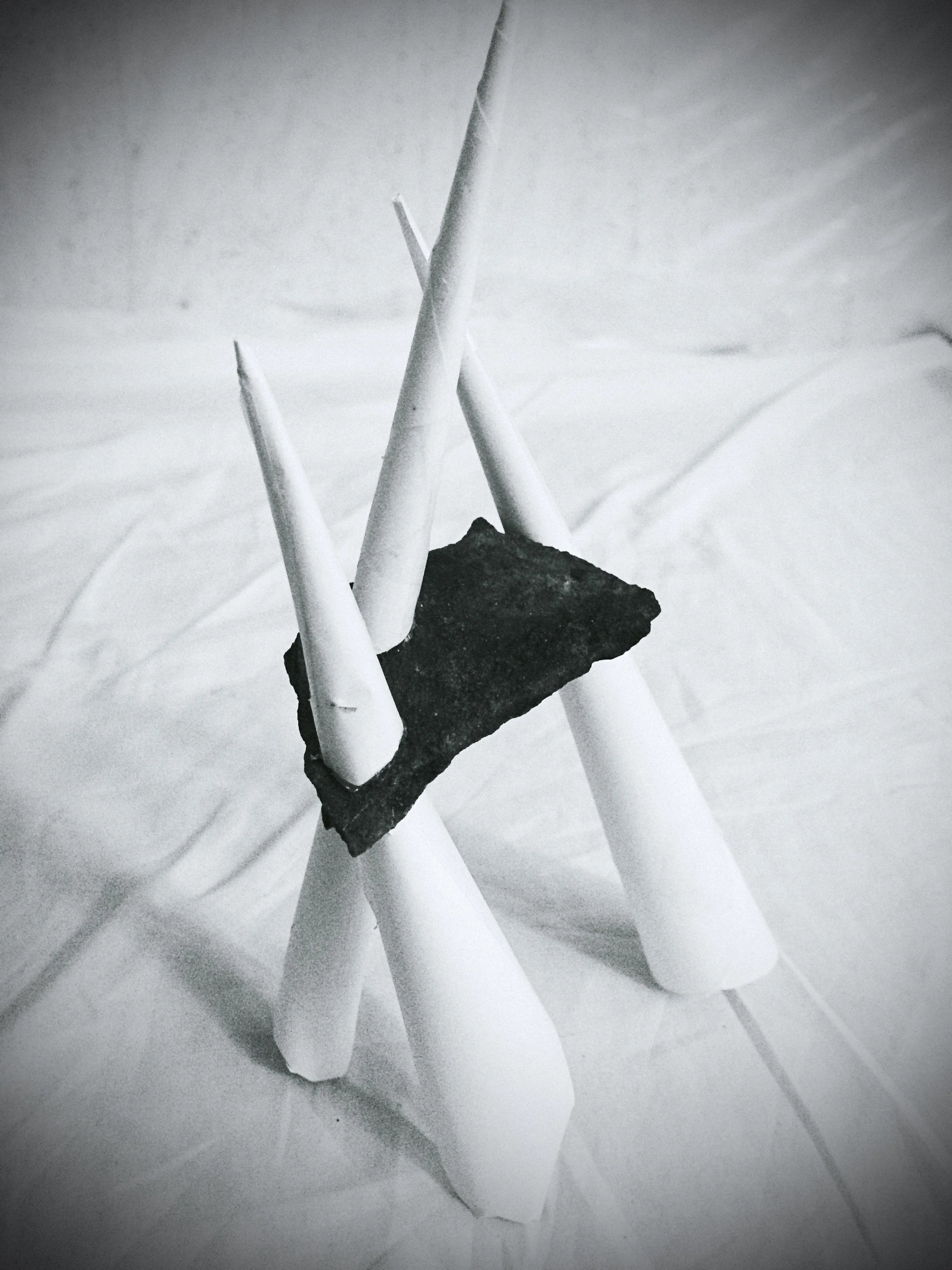 3D model: 8"x5"x4", rock and paper
