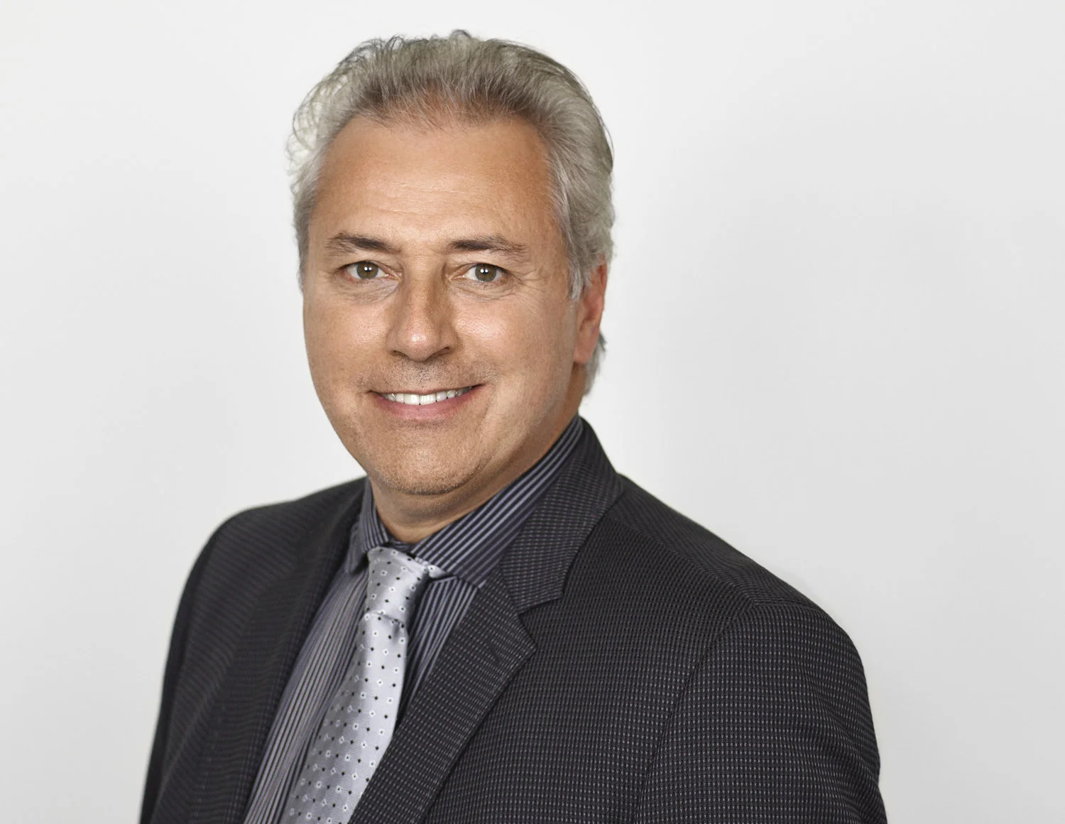 corporate business linkedin headshots portrait acting professional photographer toronto family 