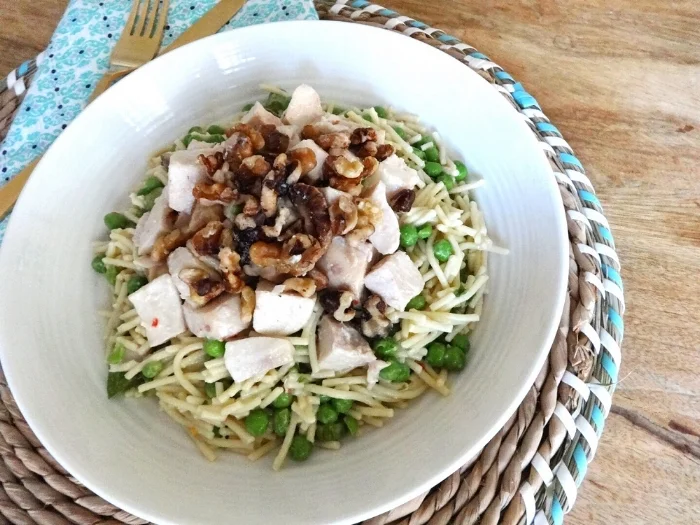 The famous 2GuysWithKnives alfredo sauce is a star ingredient in The Seawall Runner: Plant based alfredo baked pasta (sauce: veggie stock, tapioca flour, nutritional yeast, coconut milk, chilis, vegan butter, garlic, spices) over gluten free spaghetti with chicken, spinach, asparagus and green peas topped with toasted walnuts. 