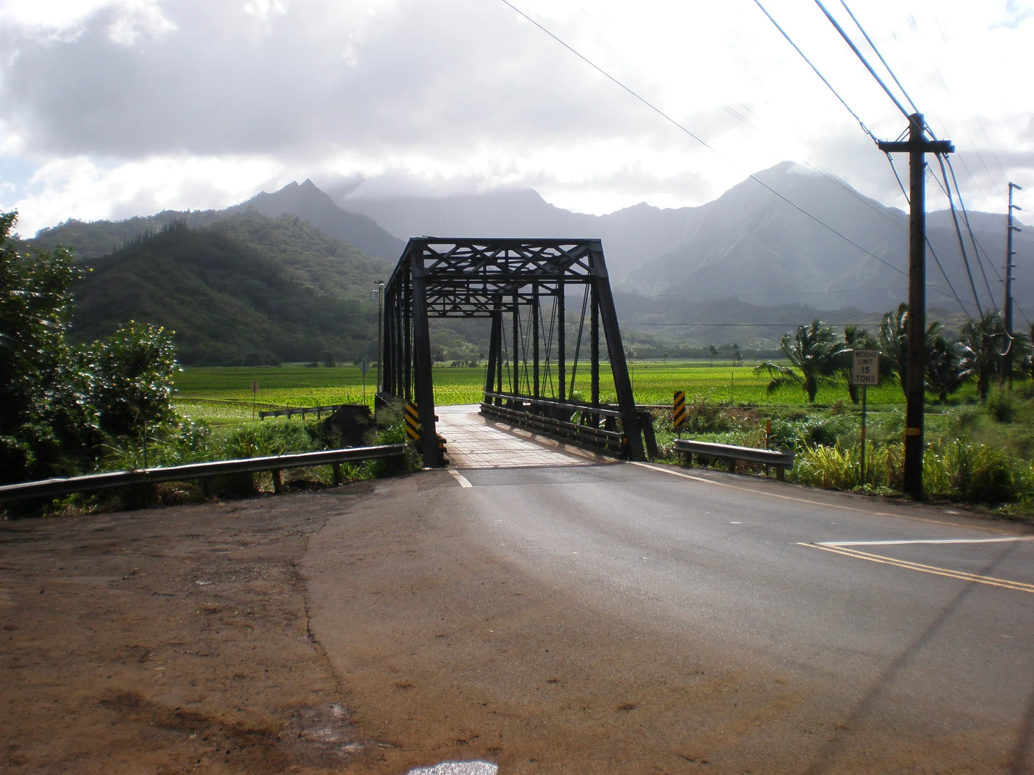 Kauai-BeltRoad-Hanalei-bridge.JPG