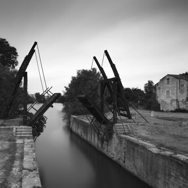 hommage to vincent van gogh: pont de langlois