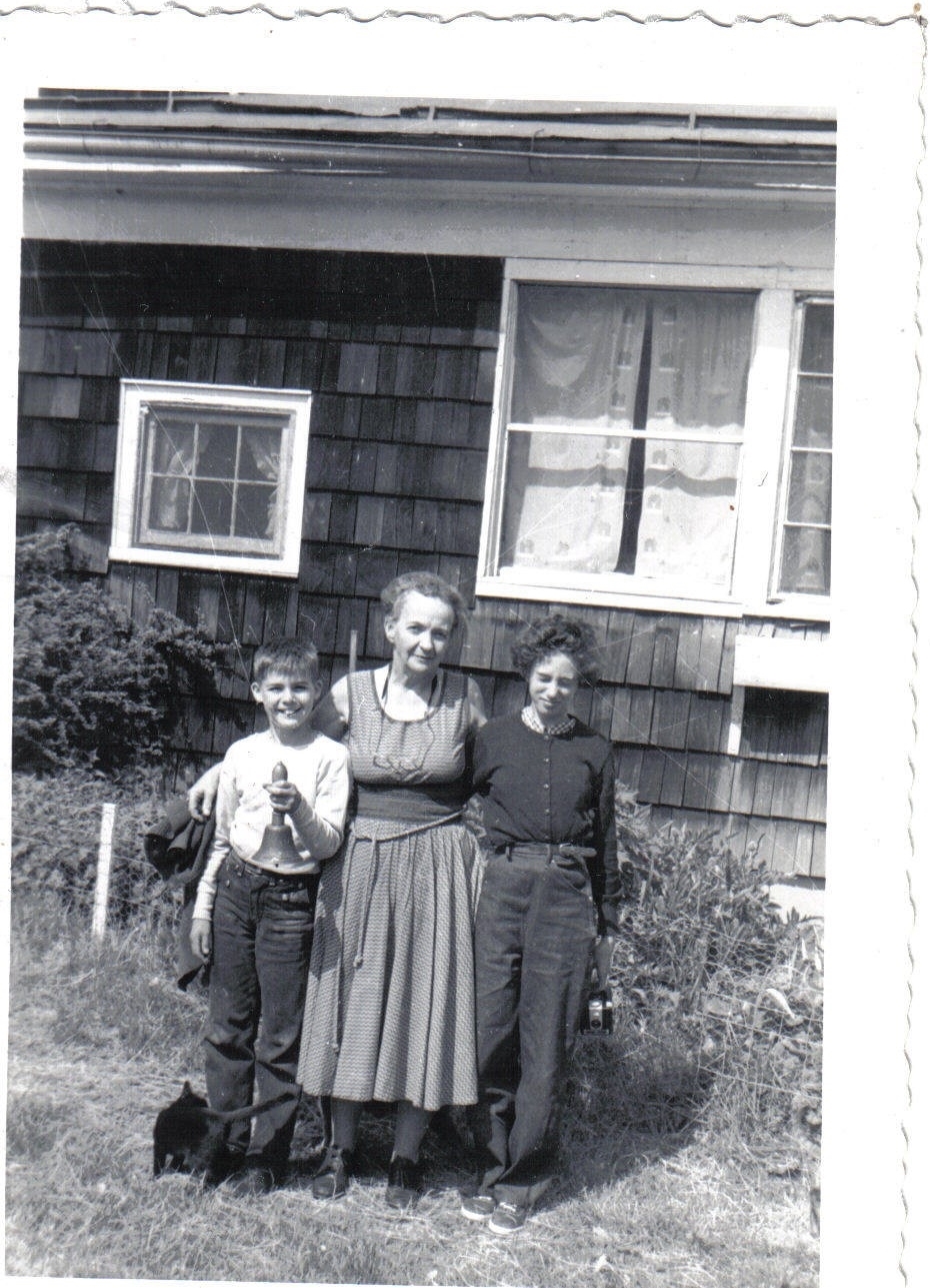 Edith Allen with campers in late 1950s 