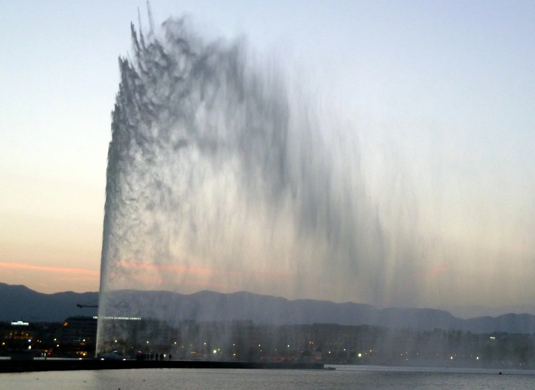Jet-evening-50%lucky-crop.jpg