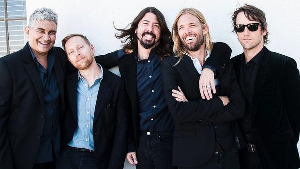2015 Foo, preparing for a show in the suburbs. Image via SMH .