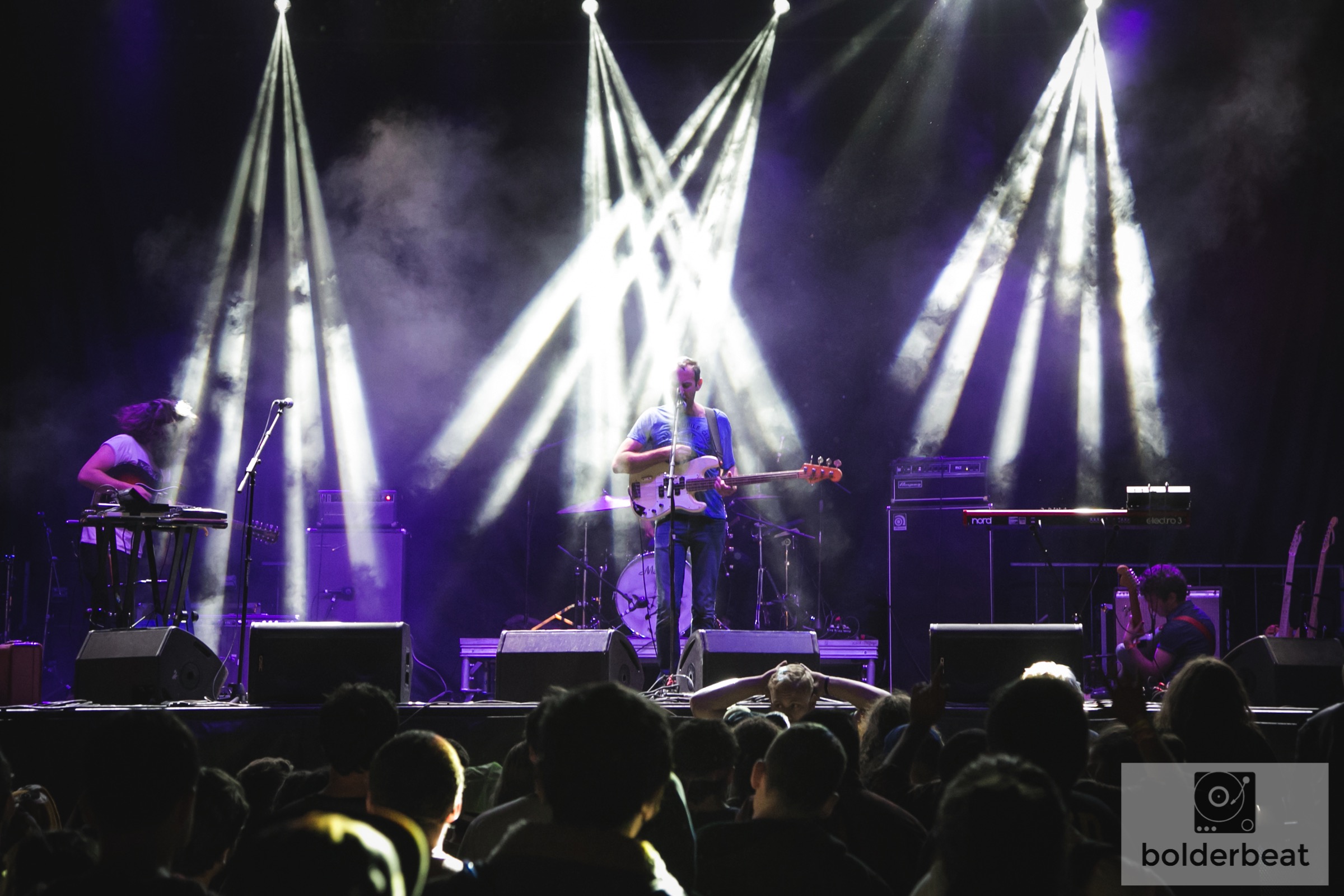 This picture makes the lack of people at the show look goooood .