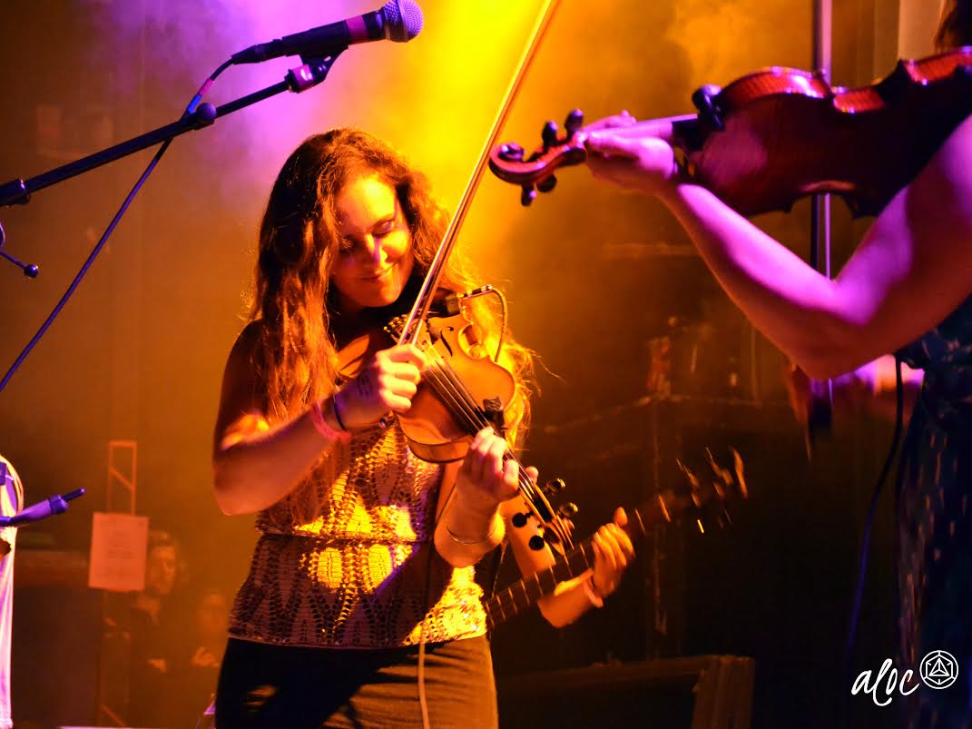 Bridget Law of Elephant Revival. Photo per ALOC Media .