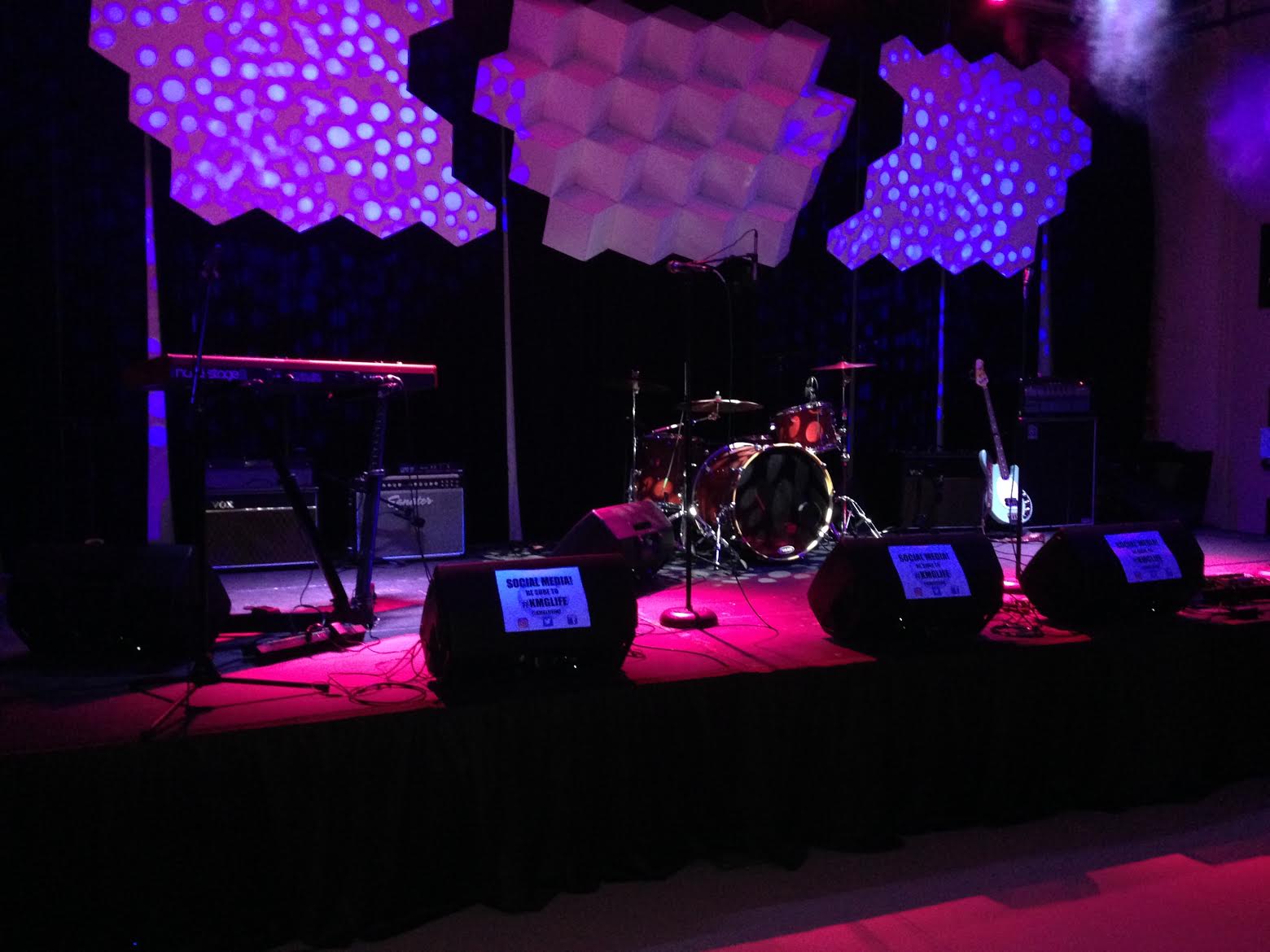 The showcase stage at KMG. Photo per the author. 