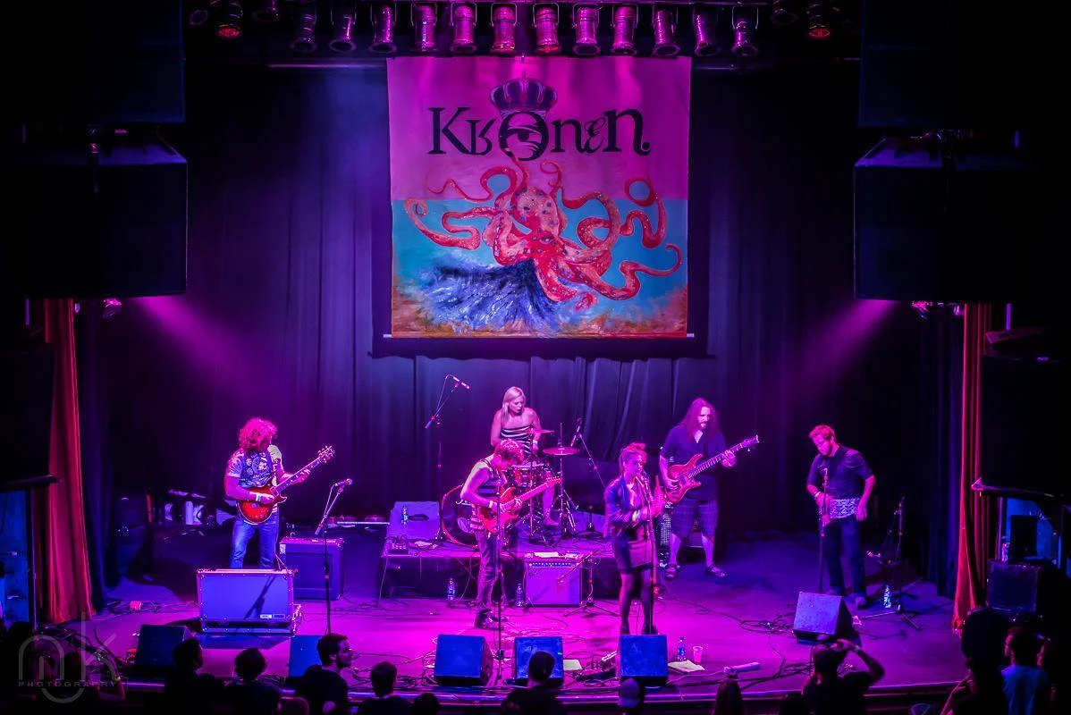 Kronen Band.