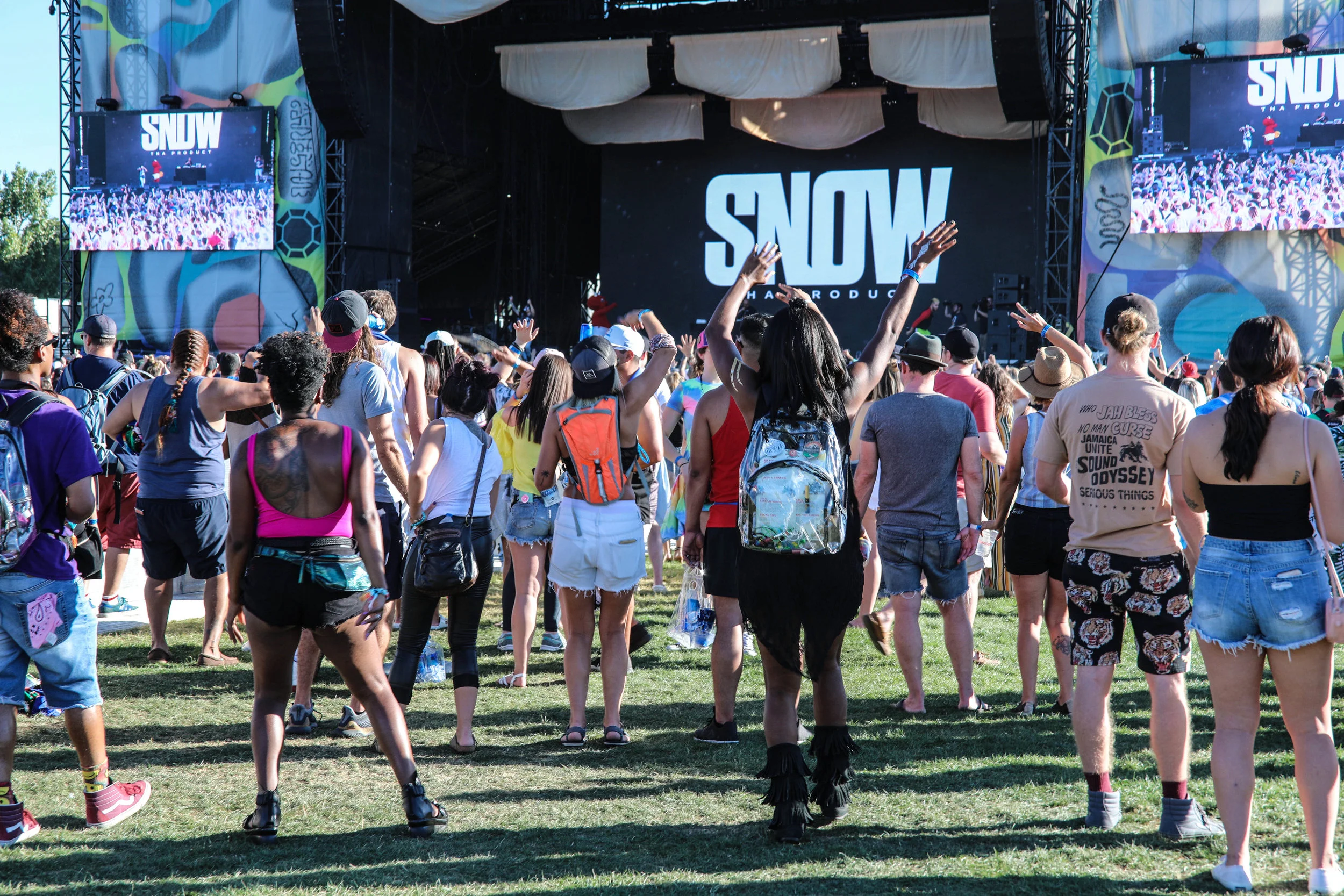 The Grandoozy audience dances to artist Snow Tha Product.