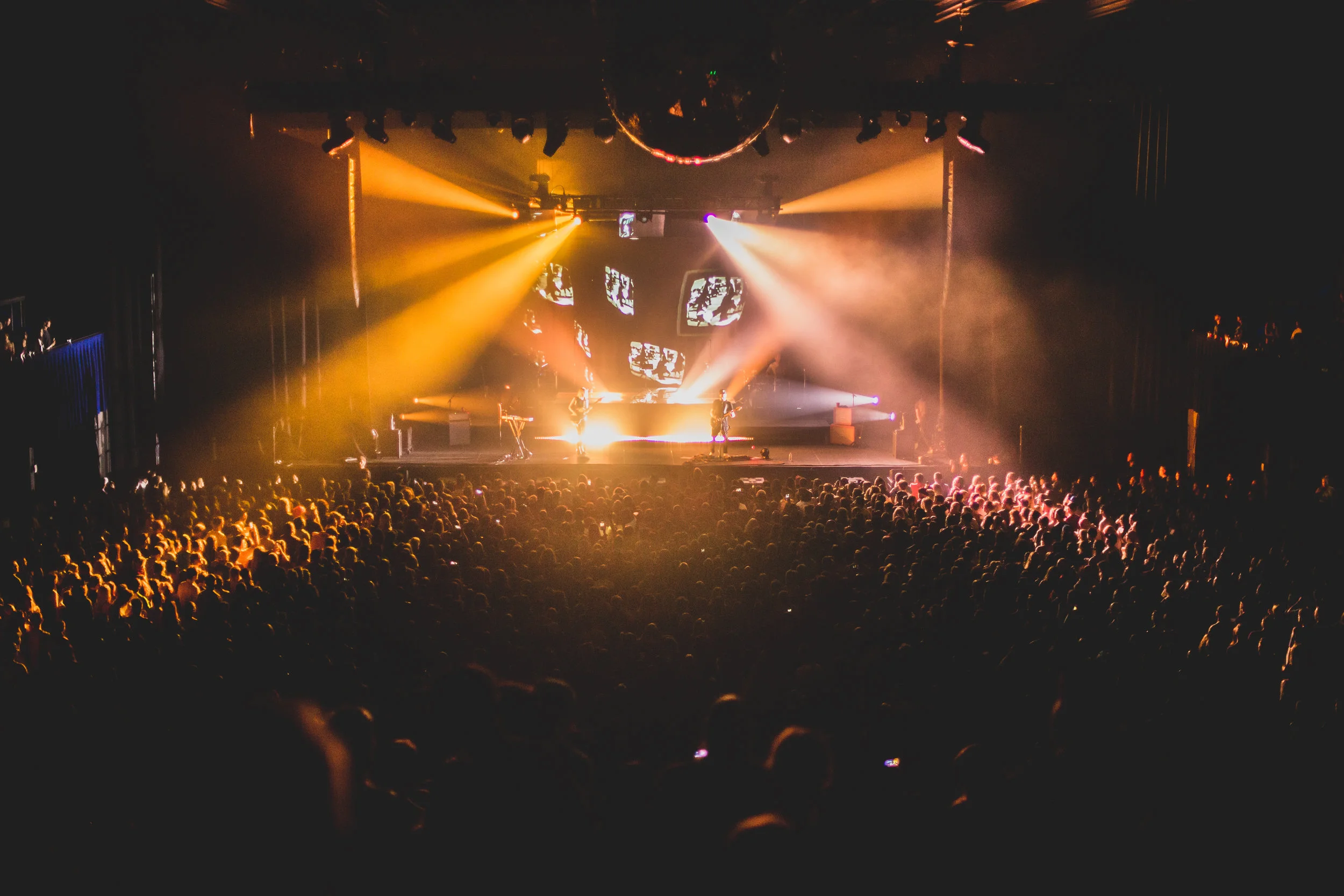 Phantogram.