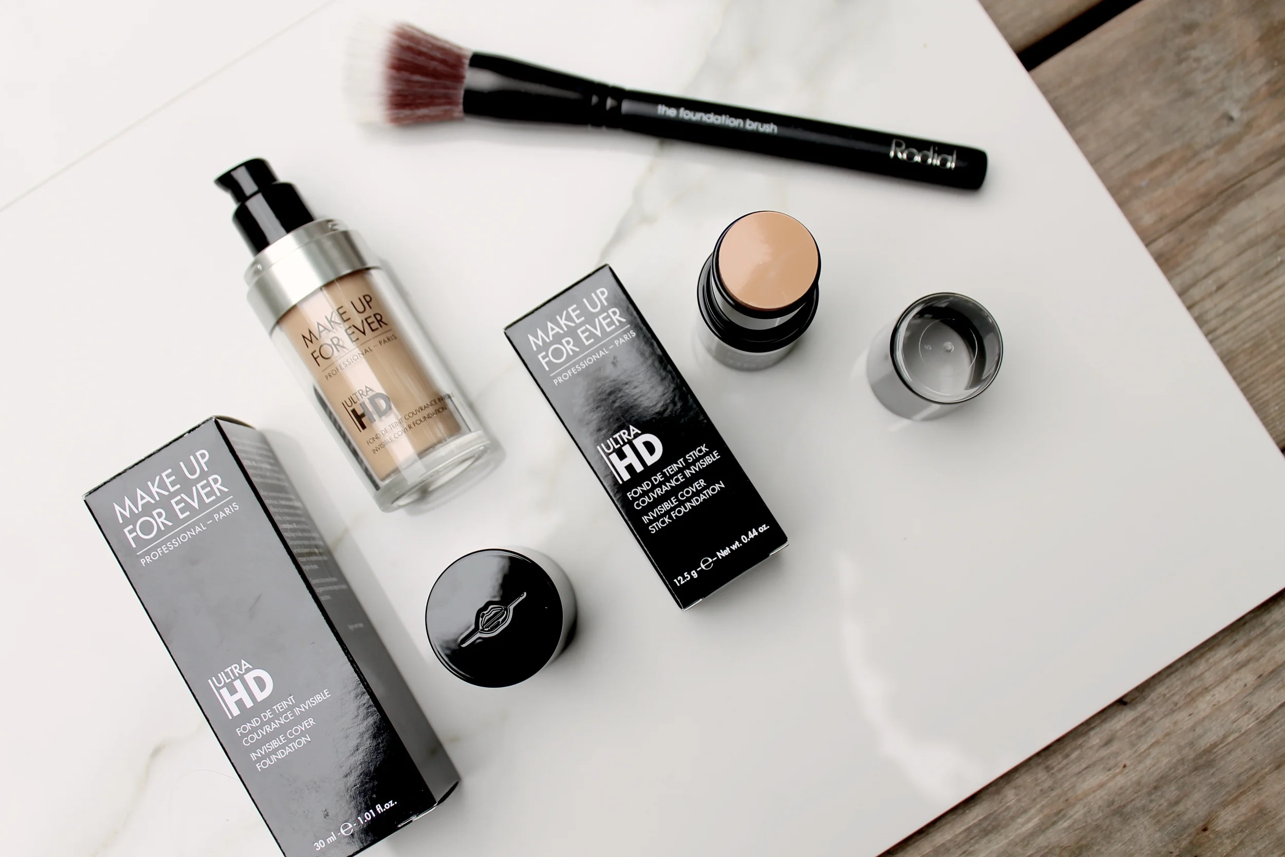 MAKE UP FOR EVER . ULTRA HD INVISIBLE COVER FOUNDATION