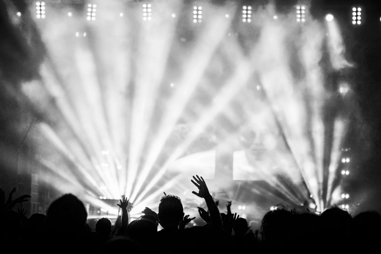cheering-concert-dancing-849.jpg