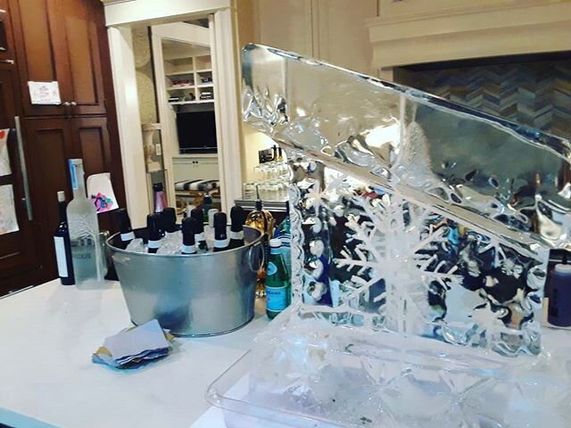 #pollymartinievents #holidayparty #wholeheartedchef #cocktails #beerandwine #sfevents #beveragecatering #mobilebartenders