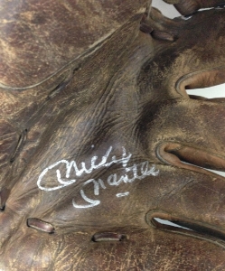  Mickey Mantle signed baseball glove