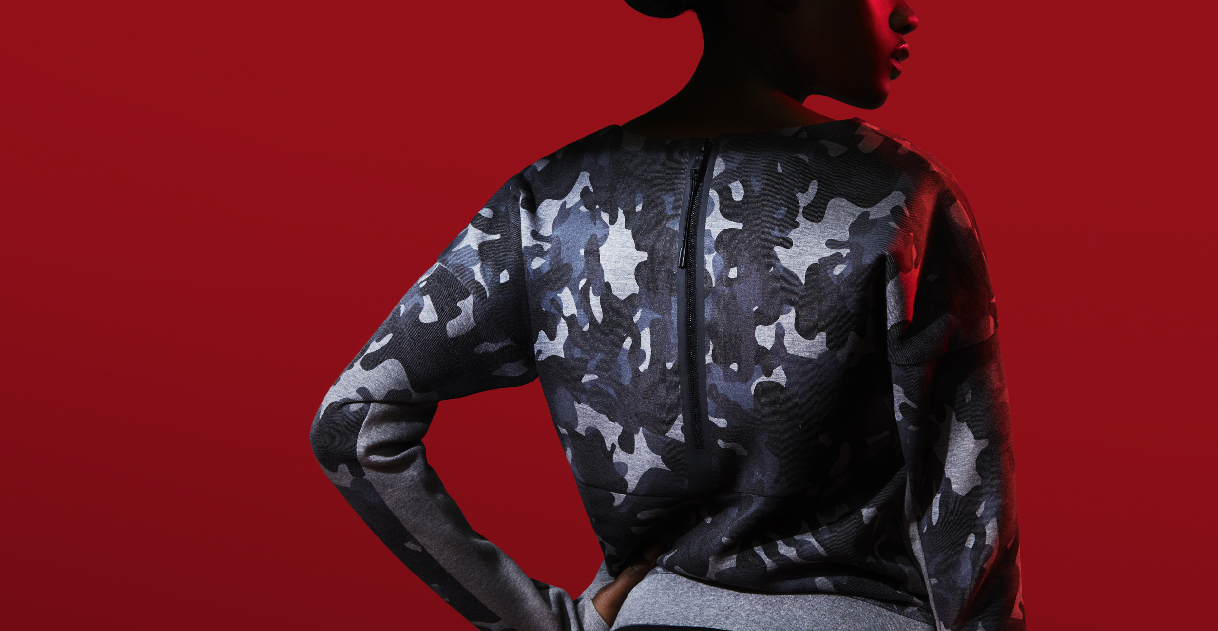 FA15_NSW_Tech_Pack_Tech_Fleece_Camo_Crew_02c.jpg